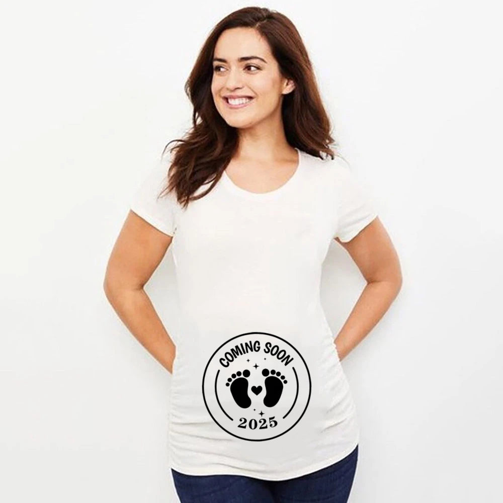 ‘Baby Loading 2025’ Maternity T-Shirt – Pregnancy Announcement Tee