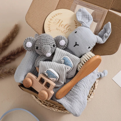 7-Piece Newborn Baby Gift Set – Double-Sided Blanket, Rattle & Bath Essentials