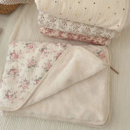 Baby Flower Print Muslin Blanket Quilt for Summer Infant Floral Muslin Comforter Napping Cover for Baby Bedding Quilts for Winte