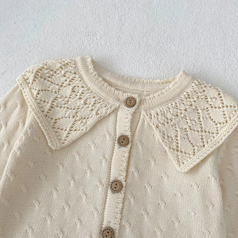 New autumn baby clothing, 0-3 year old female baby, cotton yarn knitted sweater with hollowed out large collar jacket