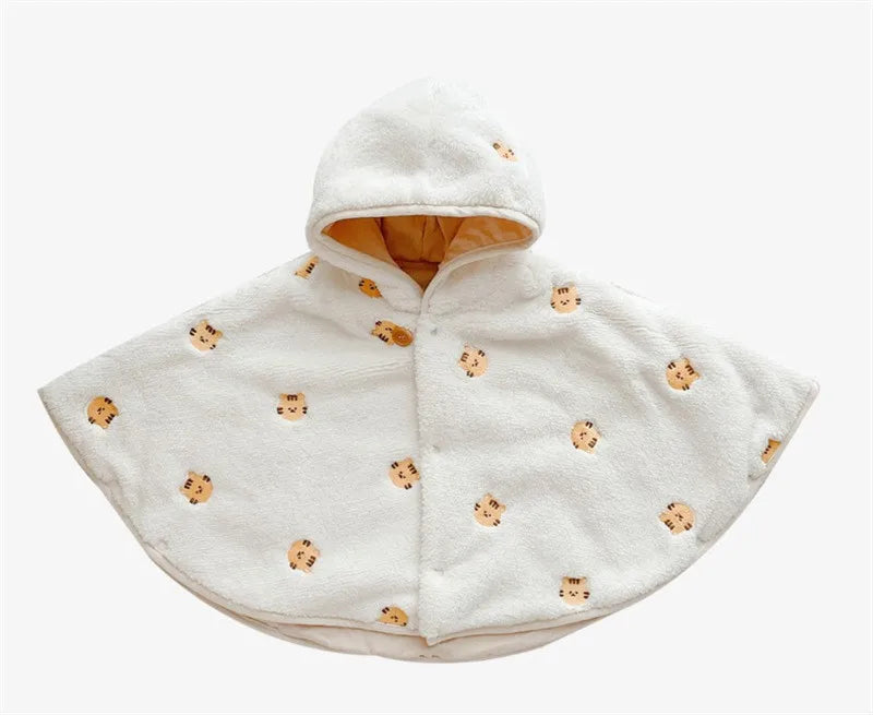 2023 Winter Baby Hooded Cloak Baby Girl Coat Infant Outfit Windproof Coral Velvet Blankets for Newborn Embroidered Baby Clothes
