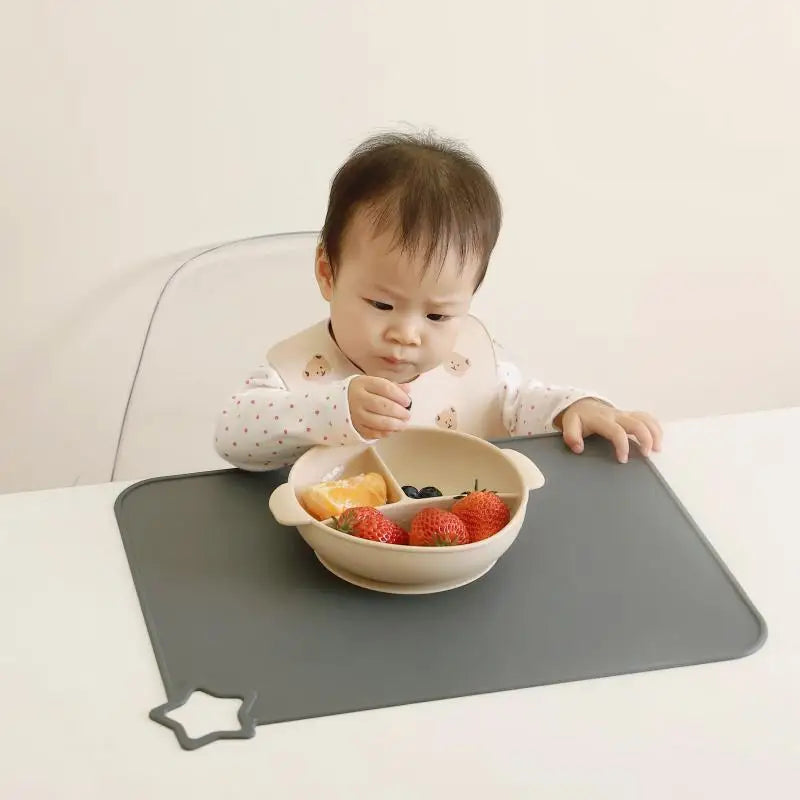 Solid color silicone meal mat, children's food grade silicone meal mat, anti slip and heat-resistant