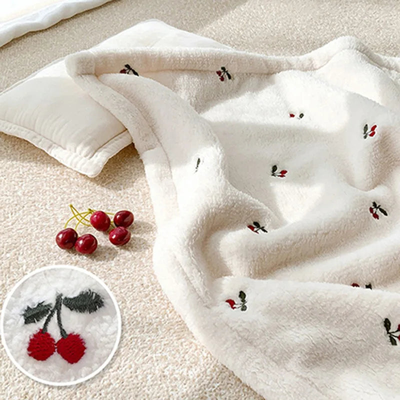 Baby blanket Hug blanket is a baby blanket embroidered nap blanket for children