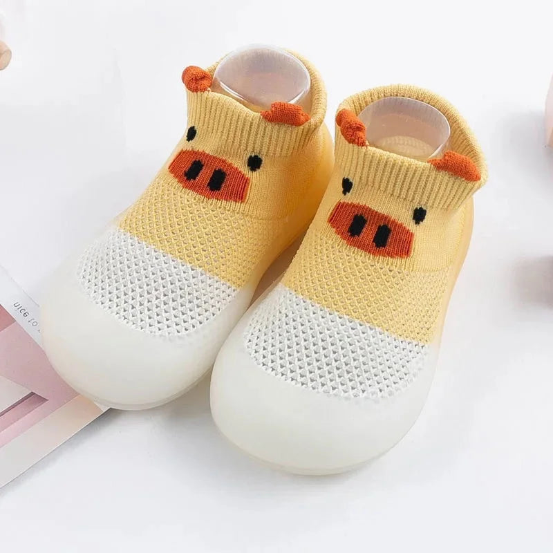 Adorable Piglet Baby Learning Shoes Breathable Soft Bottom Mesh Floor Socks Shoes for Infants Cute Cartoon Design