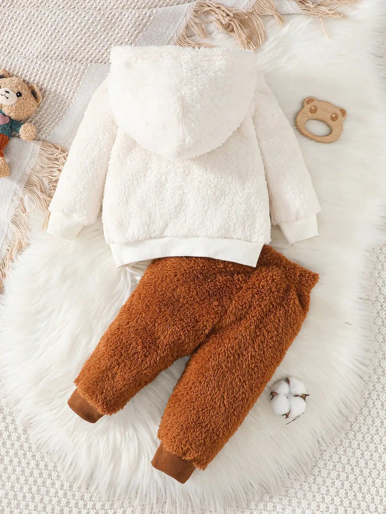 Baby Girl Winter 2PCS Set – Cute Little Bear Fur Travel Outfit