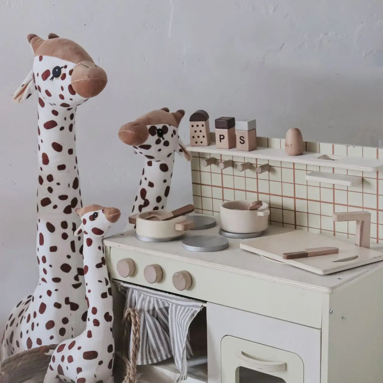 Giraffe Doll – Newborn Sleep Companion & Gift