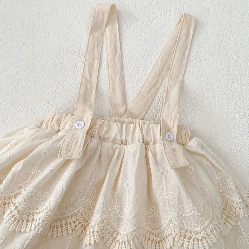 Autumn new baby clothing, 0-5 year old female baby, fashionable and versatile suspender lace skirt and pants three piece set