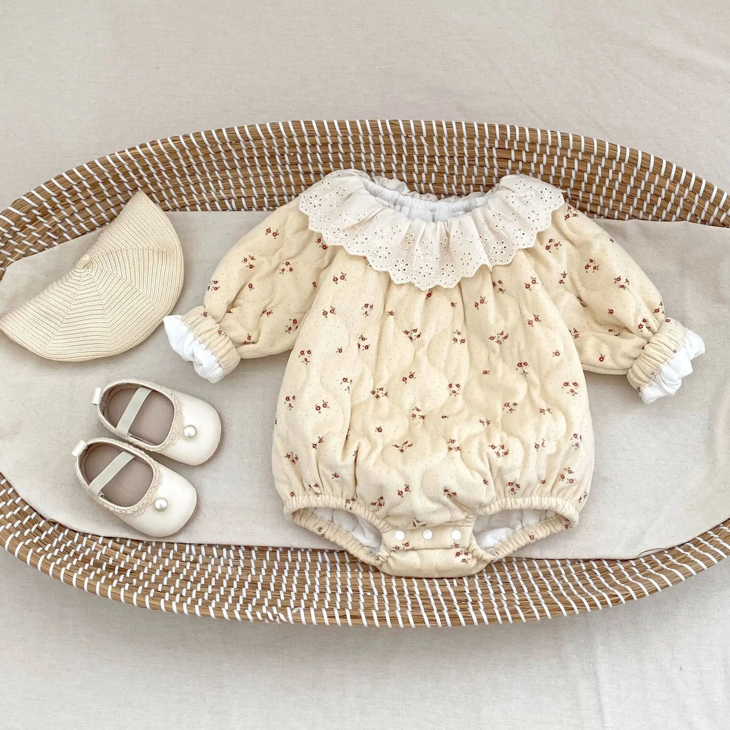 2025 New Baby Autumn and Winter Clothes Lace Collar Clip Cotton Printed Long Sleeves Romper Fart Clothes Princess