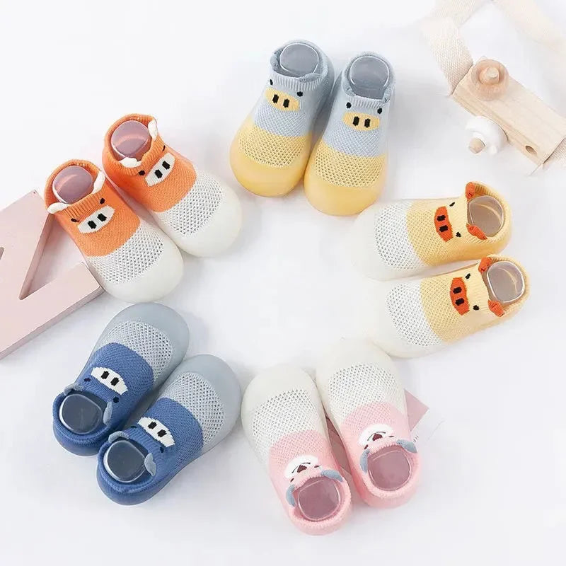 Adorable Piglet Baby Learning Shoes Breathable Soft Bottom Mesh Floor Socks Shoes for Infants Cute Cartoon Design