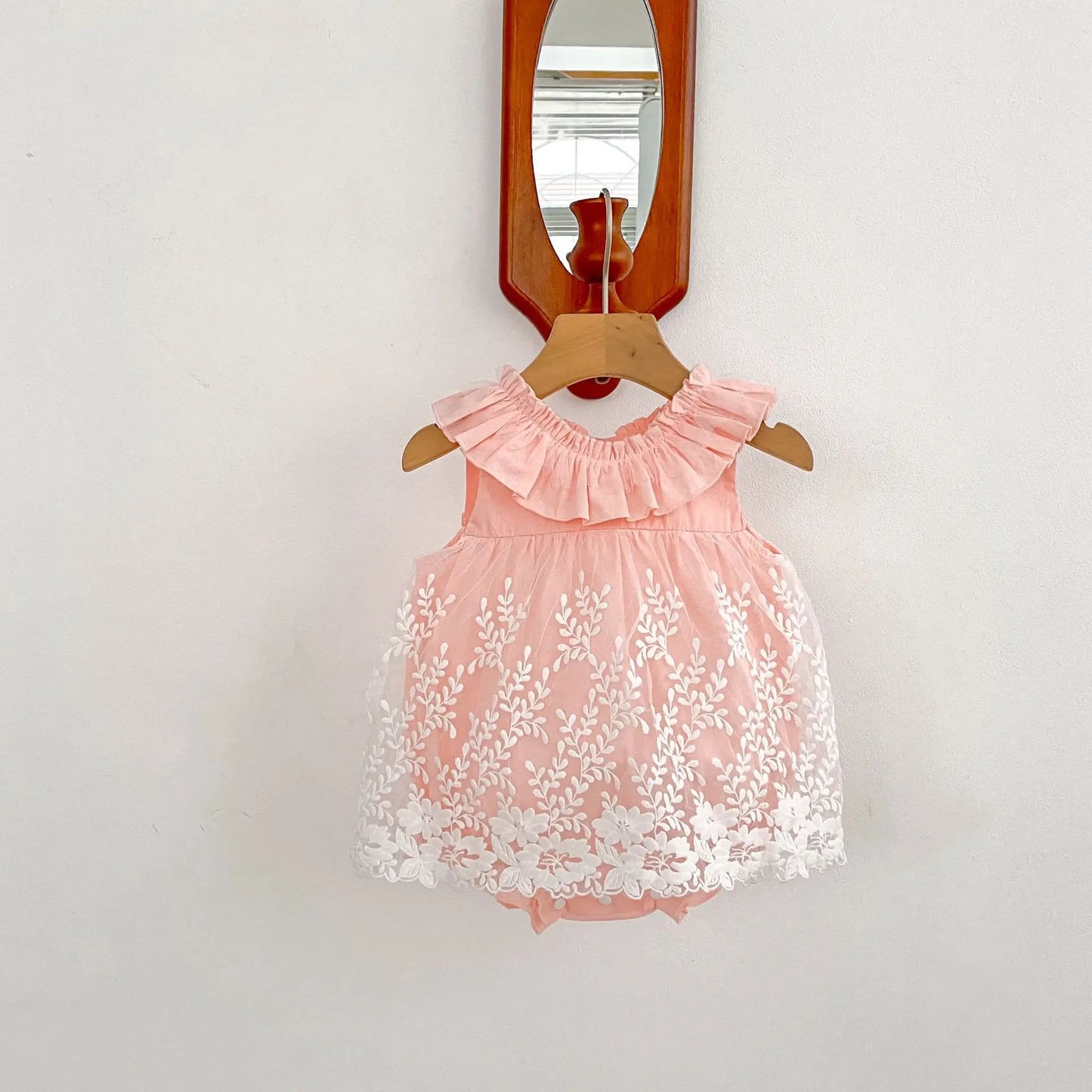 Summer new baby clothes for 0-3 years old, fashionable baby girl suspenders,exquisite soft yarn jumpsuit princess style jumpsuit
