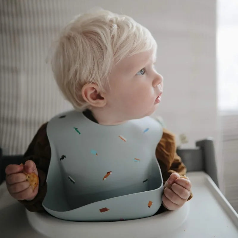 New Hot Adjustable Fit Waterproof Silicone Baby Bib with Crumb Catcher Pocket Easy To Clean and Comfortable To Wear