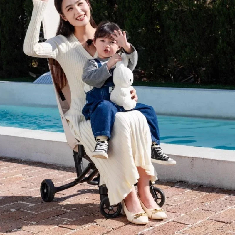 Portable Outdoor Baby Stroller, Lightweight, Foldable Pocket Stroller for Travel Baby Carriage Four wheels Infant Trolley