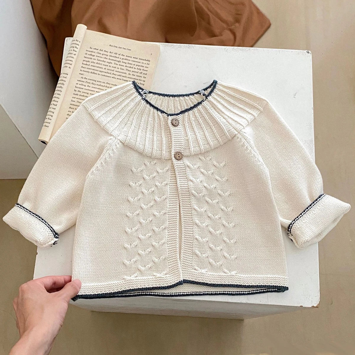 INS Spring, Autumn, Winter Fashion Single Item Girl Baby Sweater Cardigan Baby Sweater Herringbone Jacquard Knitted Coat