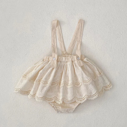 Autumn new baby clothing, 0-5 year old female baby, fashionable and versatile suspender lace skirt and pants three piece set